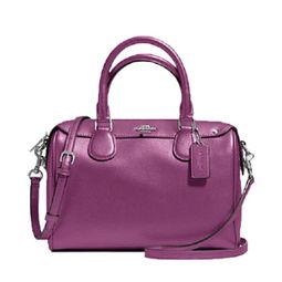 coach包包最新爆料,时尚新宠，潮流风向标